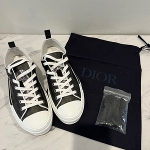 Dior Essential B23 Low Top Sneaker